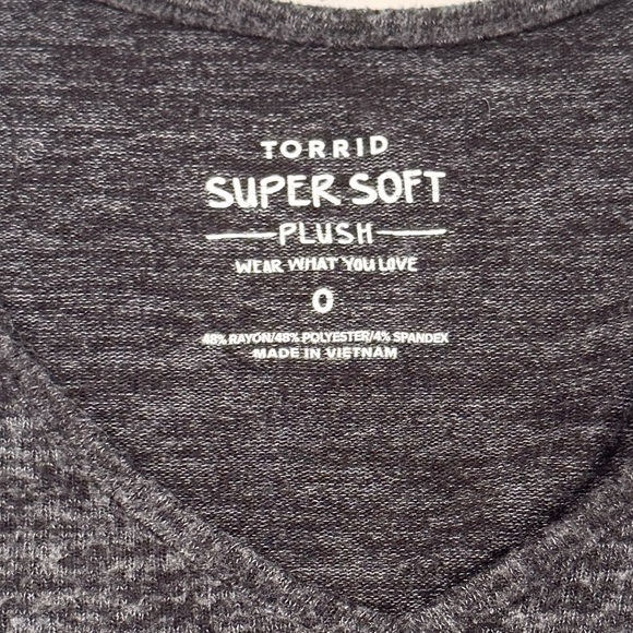 Torrid Super Soft Plush Relaxed Fit V Neck Sweater NWOT - Picture 9 of 12